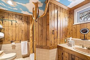 Cinco Chimineas - Indoor Pool, Walk to Canyon Rd, Authentic Historic S