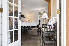 Cinco Chimineas - Indoor Pool, Walk to Canyon Rd, Authentic Historic S