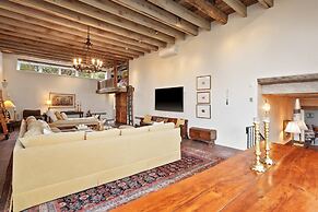 Cinco Chimineas - Indoor Pool, Walk to Canyon Rd, Authentic Historic S