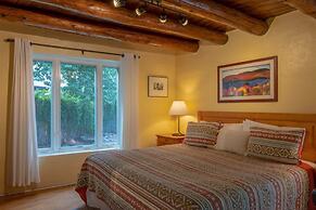 Luna - Historic Adobe Retreat, Walk to The Railyard and The Plaza