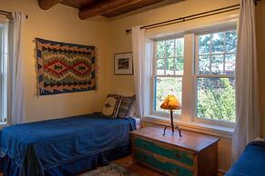Luna - Historic Adobe Retreat, Walk to The Railyard and The Plaza