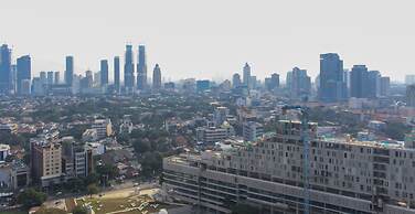 Nice And Fancy Studio Room At Menteng Park Apartment