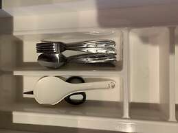 Comfortable And Nice Studio Room Apartement At H Residence