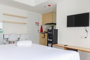 Cozy Living Studio Room At Urbantown Serpong Apartment