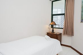 Spacious And Premium 3Br Apartment With City View Sudirman Tower Condo