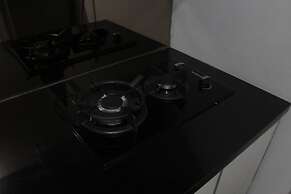 Fresh And Bright Studio Room At Nifarro Park Apartment