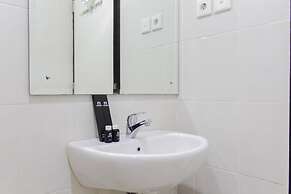 Fresh And Bright Studio Room At Nifarro Park Apartment