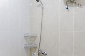 Fresh And Bright Studio Room At Nifarro Park Apartment