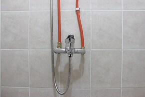 Cozy Studio At Pinewood Apartment Near Unpad Jatinangor