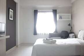 Cozy Studio At Pinewood Apartment Near Unpad Jatinangor