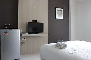 Cozy Studio At Pinewood Apartment Near Unpad Jatinangor