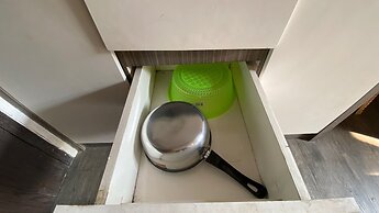 Comfortable And Simply Modern 2Br Apartment At The Jarrdin Cihampelas