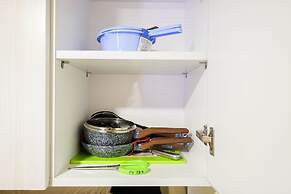 Comfy And Homey Studio Room At Meikarta Apartment