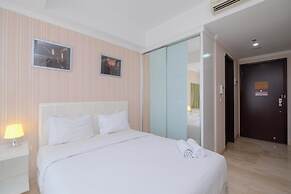 Homey And Comfy Studio Room At Menteng Park Apartment