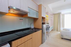 Homey And Comfy Studio Room At Menteng Park Apartment