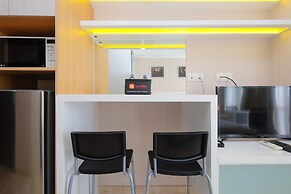 Homey And Comfy Studio Room At Menteng Park Apartment