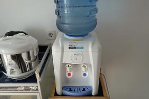 Comfort Living Bassura City Studio Apartment Near Mall