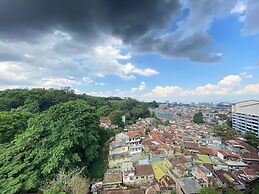 Comfortable 2Br Apartment Ac In Living Room At The Jarrdin Cihampelas