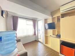 Quite 2Br Apartment Ac In Living Room At The Jarrdin Cihampelas