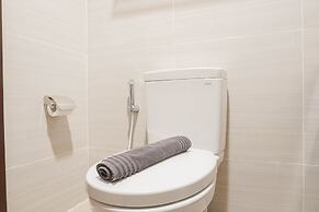 Minimalist Studio Room With City View At West Vista Apartment