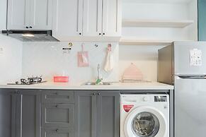 Minimalist Studio Room With City View At West Vista Apartment