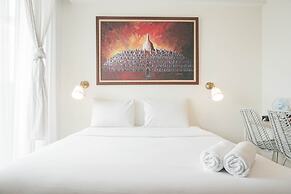 Minimalist Studio Room With City View At West Vista Apartment