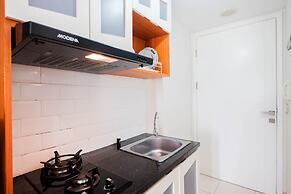 Simply Good Studio Room Apartment At Springlake Summarecon