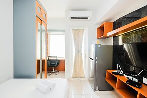 Simply Good Studio Room Apartment At Springlake Summarecon