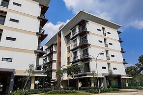 Contemporary 2Br At Asatti Apartment