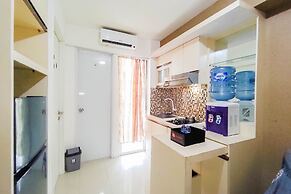 Nice And Comfort 2Br At Bassura City Apartment