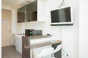 Homey And Cozy Studio Room At Tree Park City Bsd Apartment