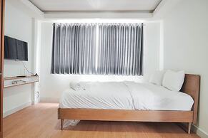 Scenic And Strategic Studio Amethyst Apartment