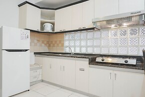 Comfortable 2Br At Pangeran Jayakarta Apartment