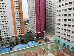 Comfy Studio Green Pramuka City Apartment Near Mall