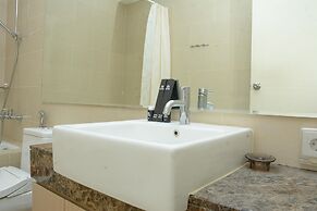 Homey And Cozy Stay 2Br At Casa Grande Apartment