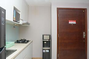 Homey And Cozy Stay 2Br At Casa Grande Apartment