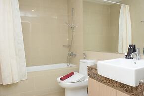 Homey And Cozy Stay 2Br At Casa Grande Apartment