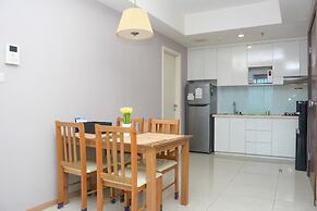 Homey And Cozy Stay 2Br At Casa Grande Apartment