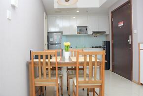 Homey And Cozy Stay 2Br At Casa Grande Apartment