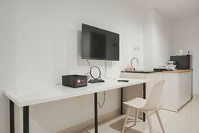 Gorgeous And Cozy Studio At West Vista Apartment