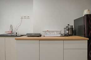 Gorgeous And Cozy Studio At West Vista Apartment