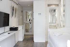 Elegant & Stylish Studio At Gateway Pasteur Apartment