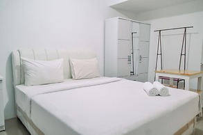 Minimalist Studio Room At Urbantown Serpong Apartment
