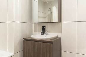 Chic And Cozy 2Br Grand Kamala Lagoon Apartment