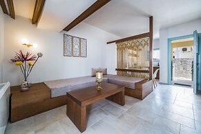 Villa Katerina -3 Villas&Private Jacuzzi