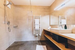 M1 - Mountain Living