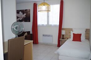 Les Trois Cèdres