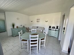 Les Trois Cèdres