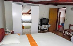 Cosy Apartment Near the Beach in Zubovici, Croatia