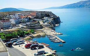 Cosy Apartment Near the Beach in Zubovici, Croatia